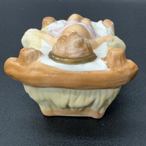 Homco Baby Jesus Replacement Figurine Piece Nativity #5216 Christmas - Picture 4 of 8